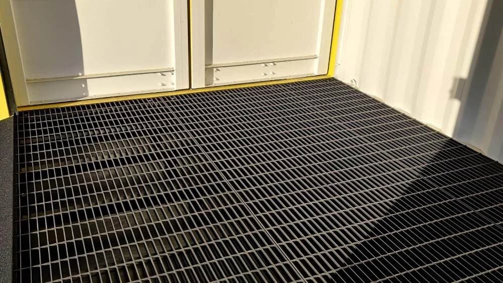 Containment tray