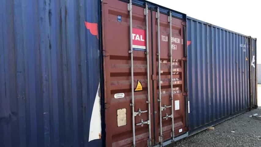Dual Cargo Doors