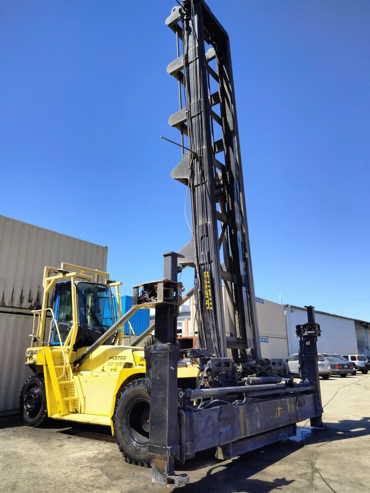 Hyster H22XM-12EC High-Stacker Container Handler – 40ft & 20ft Capacity