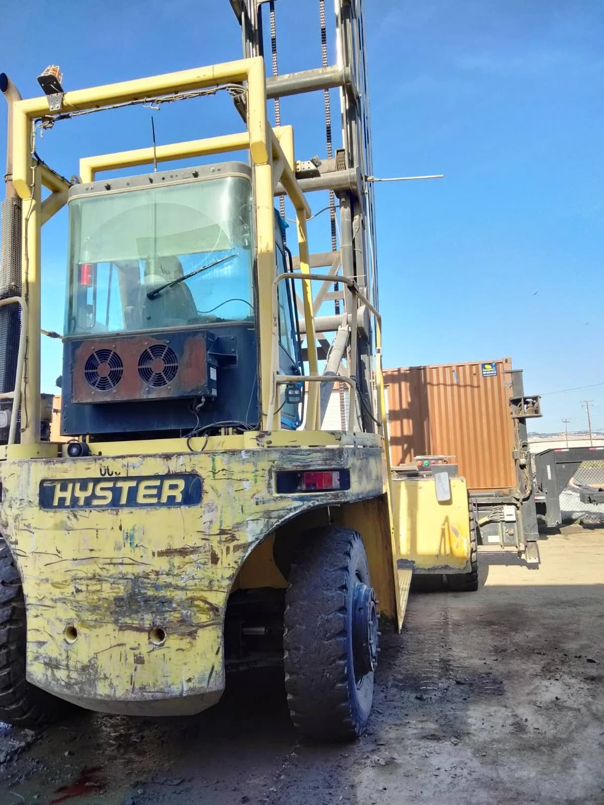 Hyster H22XM-12EC High-Stacker Container Handler – 40ft & 20ft Capacity