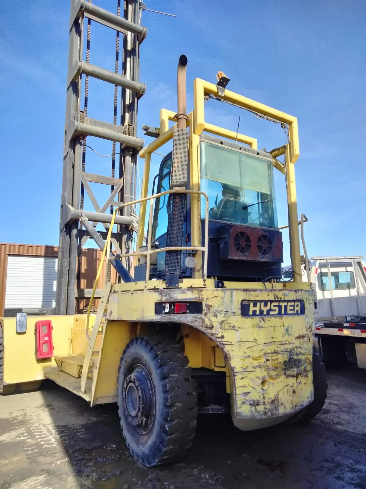 Hyster H22XM-12EC High-Stacker Container Handler – 40ft & 20ft Capacity