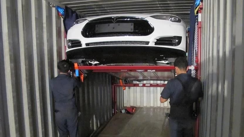 Shipping container car rack