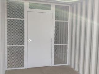 Steel separation wall
