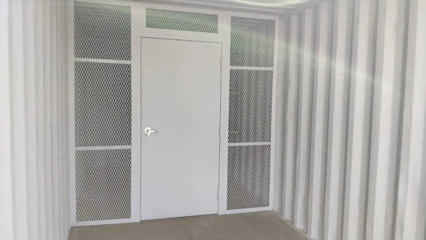 Steel separation wall