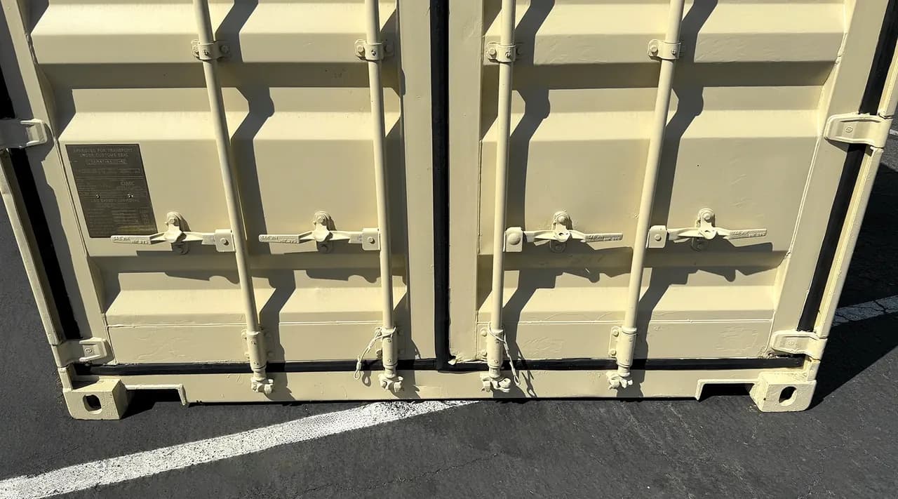 24ft Refurbished Storage Container