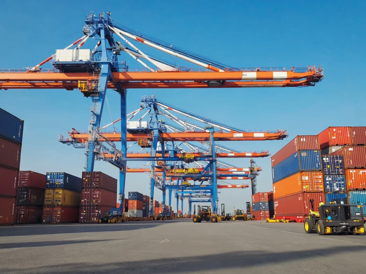 Container loading operation