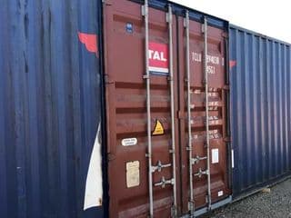 Dual Cargo Doors