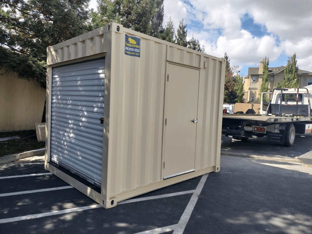 10ft shipping container w/ door on the side