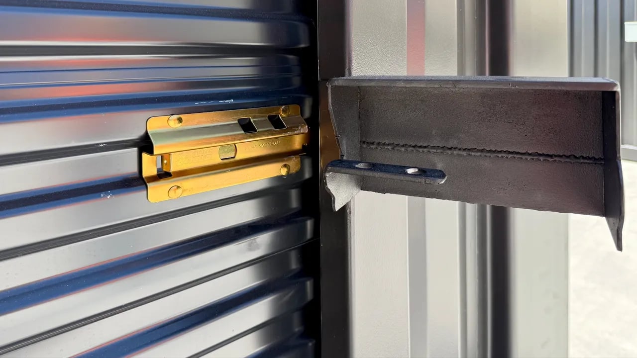 container locker
