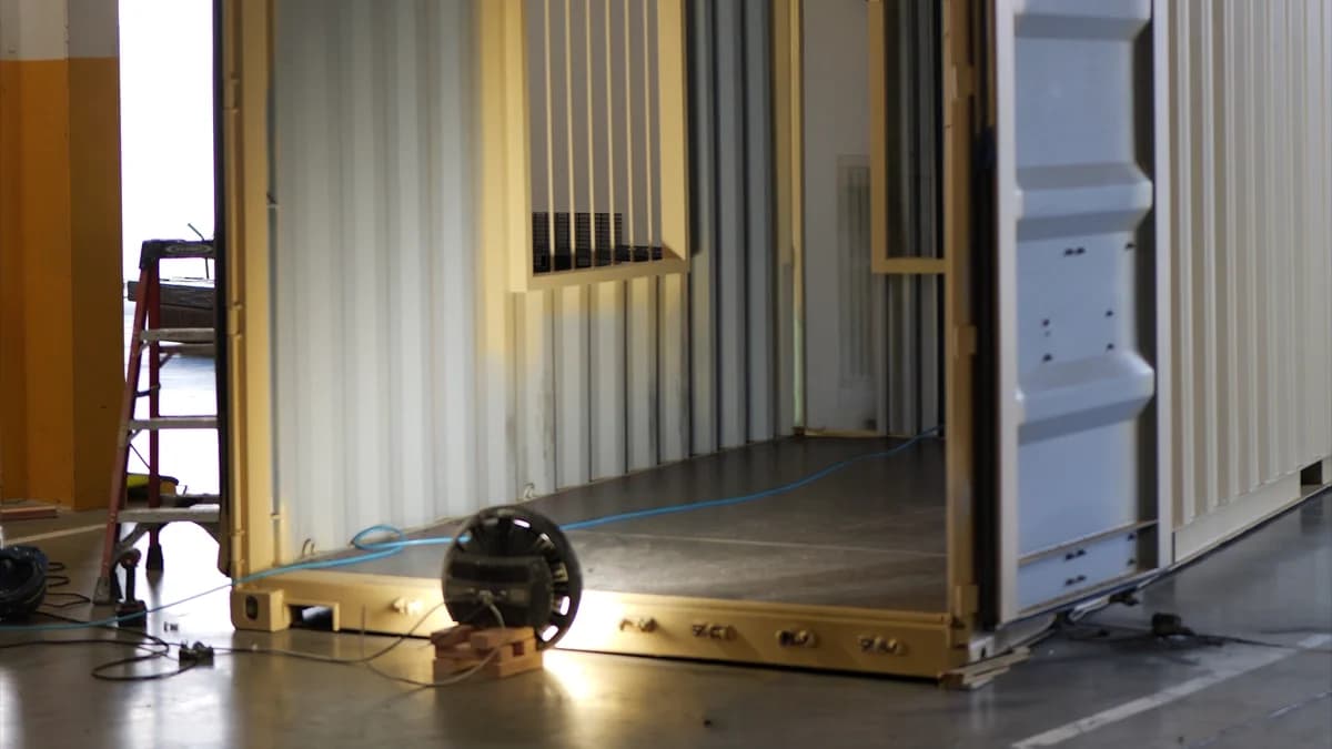Insade container image
