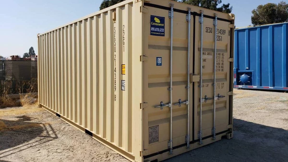 A 24ft container