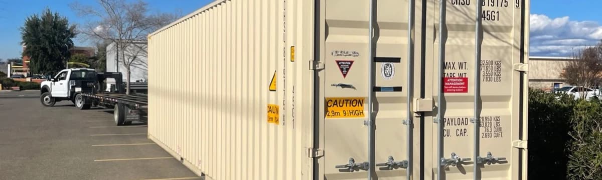 Conexwest yard and containers