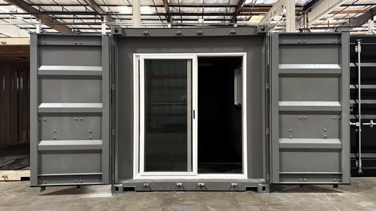 Container windows installation