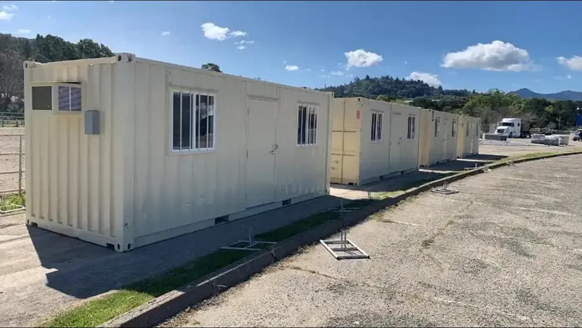containers for use in commercial