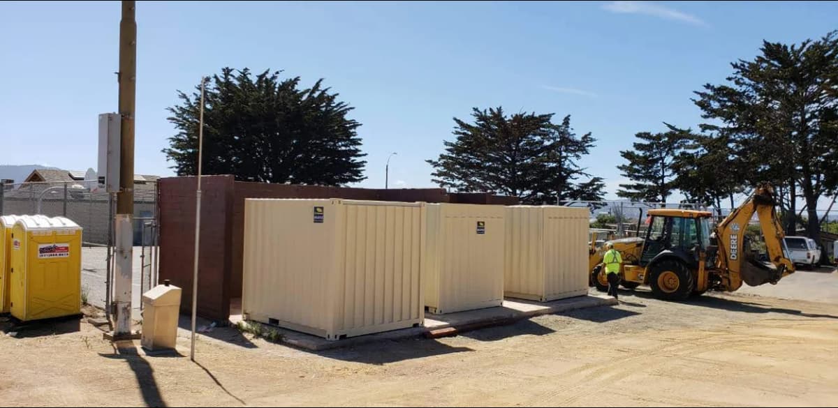 Image of shipping containers.