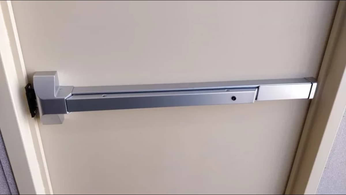 panic bar