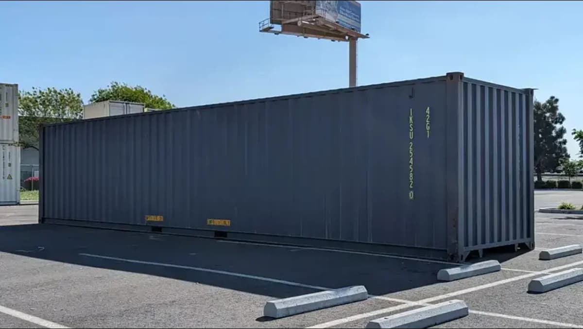 supplying shipping containers