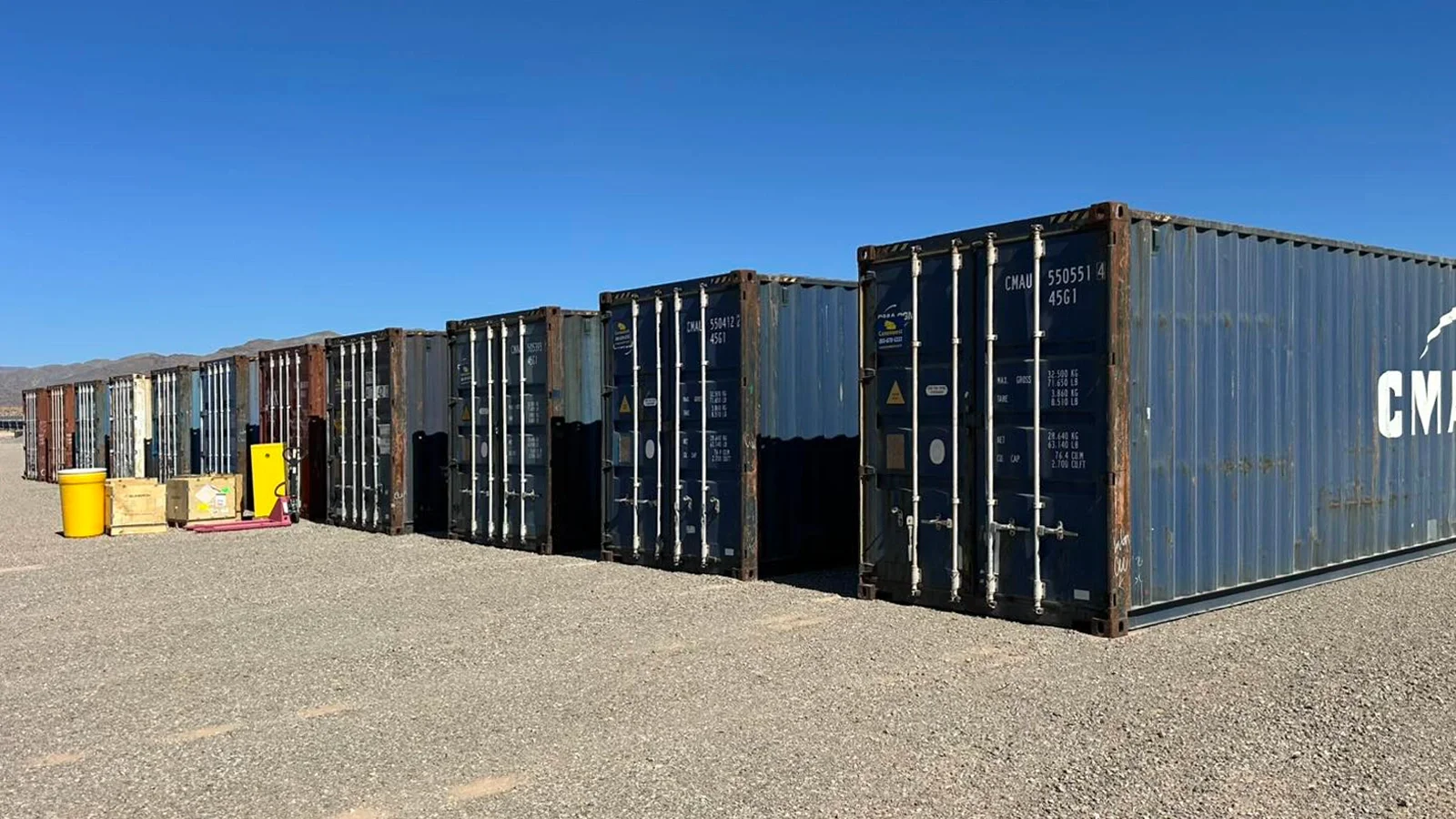 40ft used shipping container placed outside