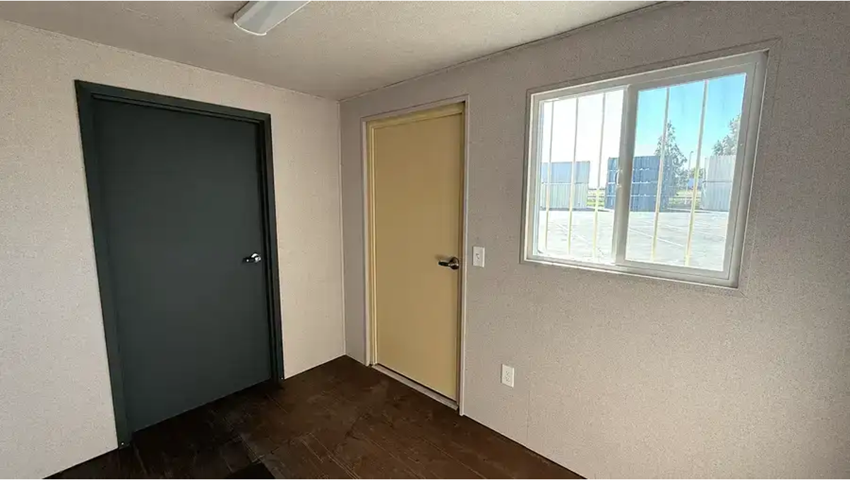 20ft new ground-level office container.