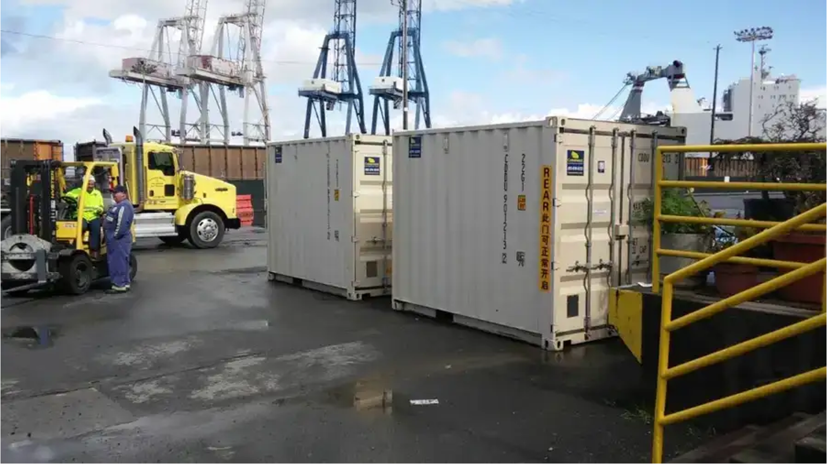 Containers used for industrial purposes