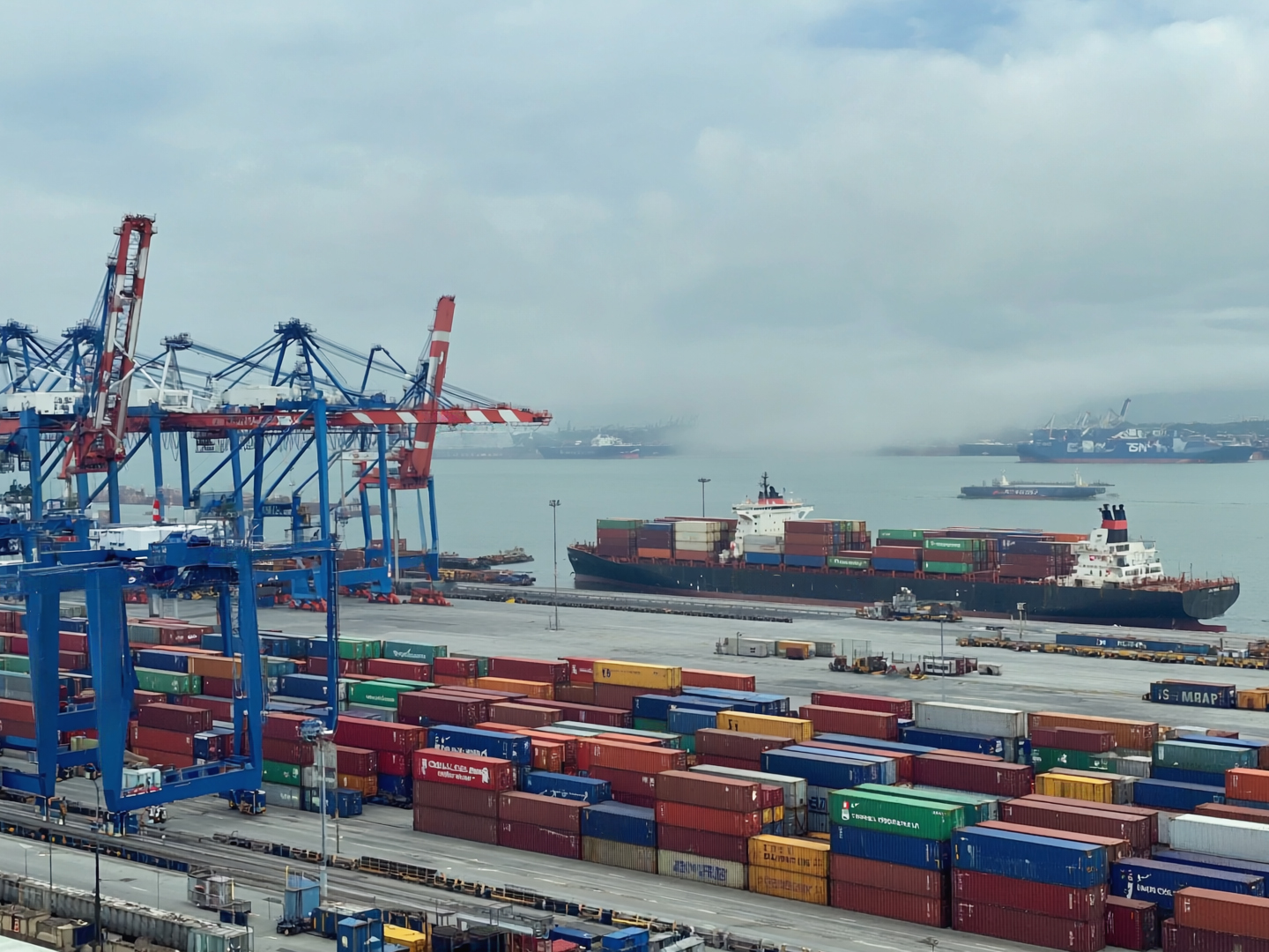 Ships COSCO