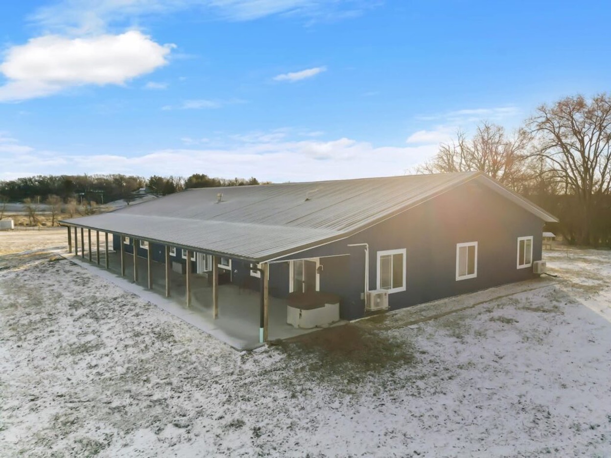 Showing a barndo in Wisconsin winter time 