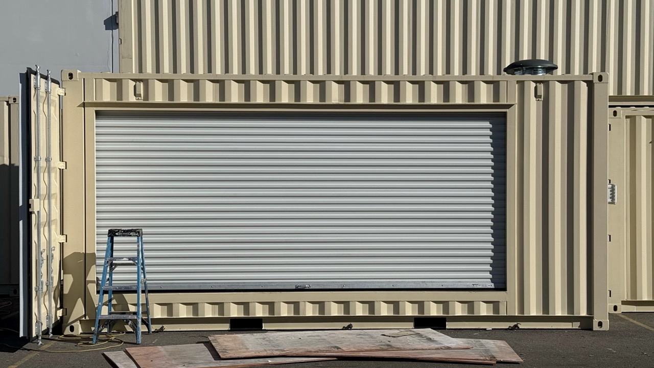 20ft container with roll-up door