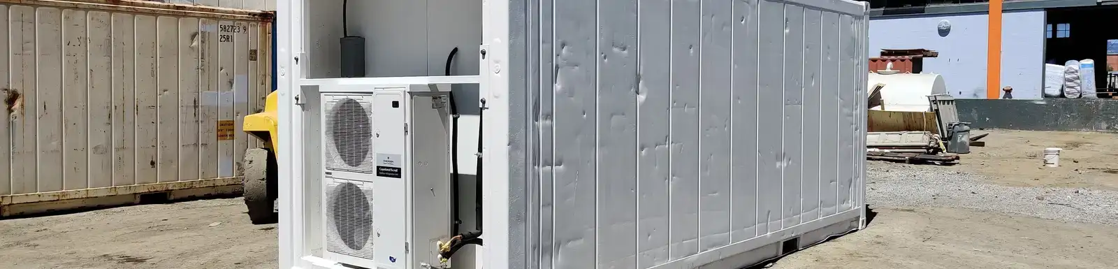 Reefer shipping container